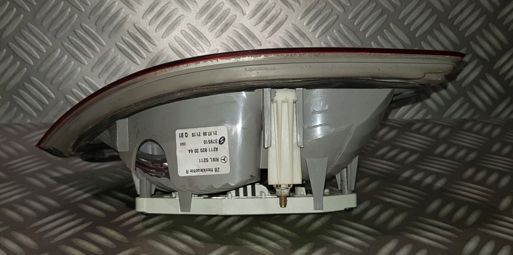 фото №15, Mercedes w211 kombi lift лампа правая задняя w крышка задняя крышки a2118203064