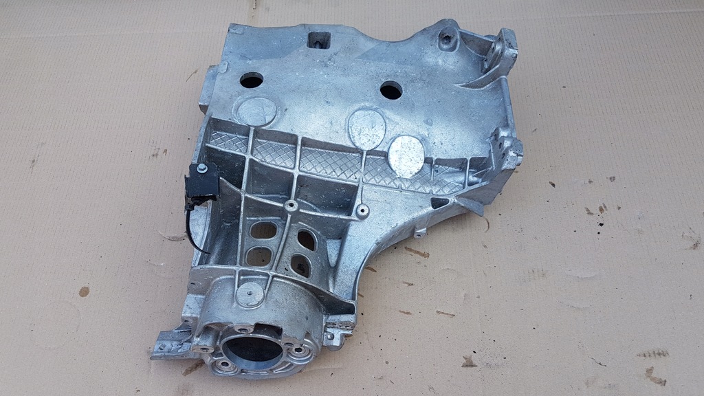 фото №1, Кронштейн подвеска правый перед aston martin db11