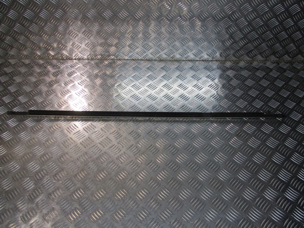 фото №1, Молдинг уплотнитель левый задняя honda accord vii 2.0 16v