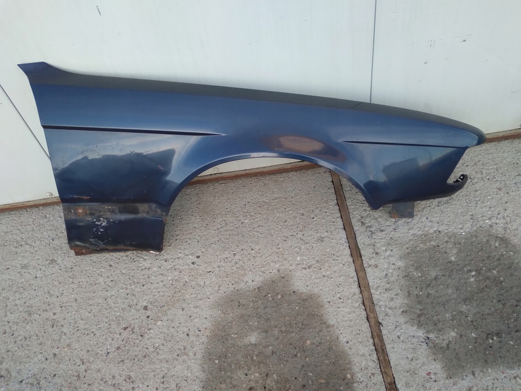 Купить Bmw e32 крыло  правый  перед оригинал
