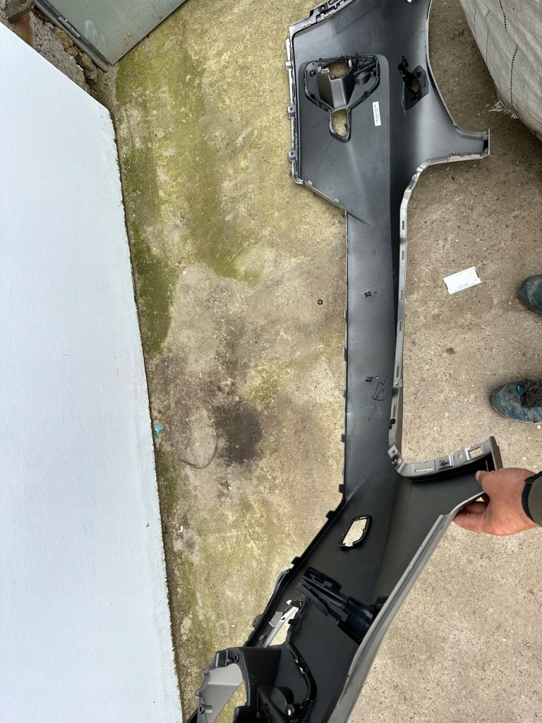 Бампер перед передний volvo xc40 lift ксенон оригинал 31690933 Цена