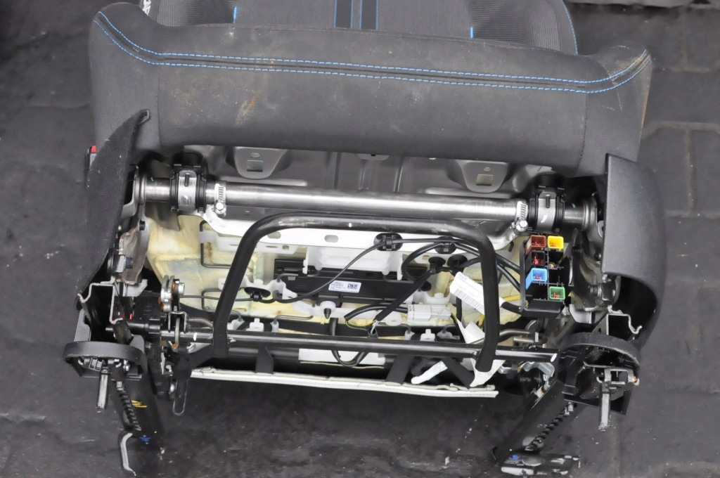 фото №15, Ford fiesta mk8 st перехідник салону сидіння recaro заднє сидіння anglik