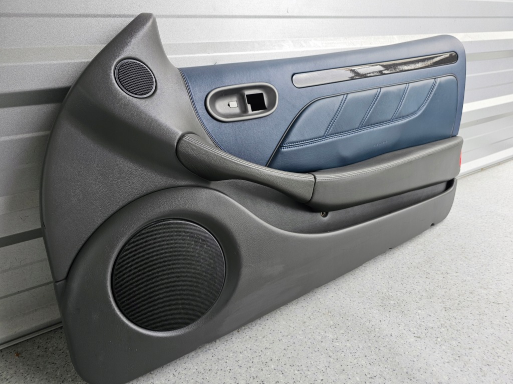 фото №3, Maserati 4200gt обивка обшивка дверь правый