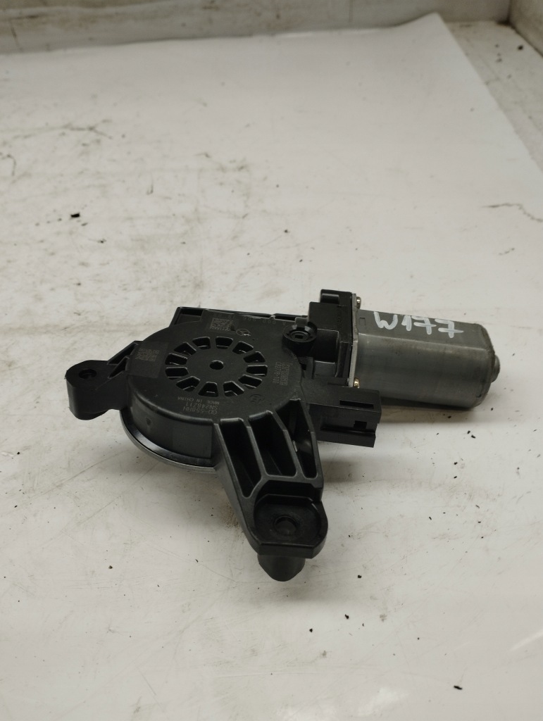 Mercedes w177 amg a35 моторчик стекло правый задняя a0009060908 в Украине