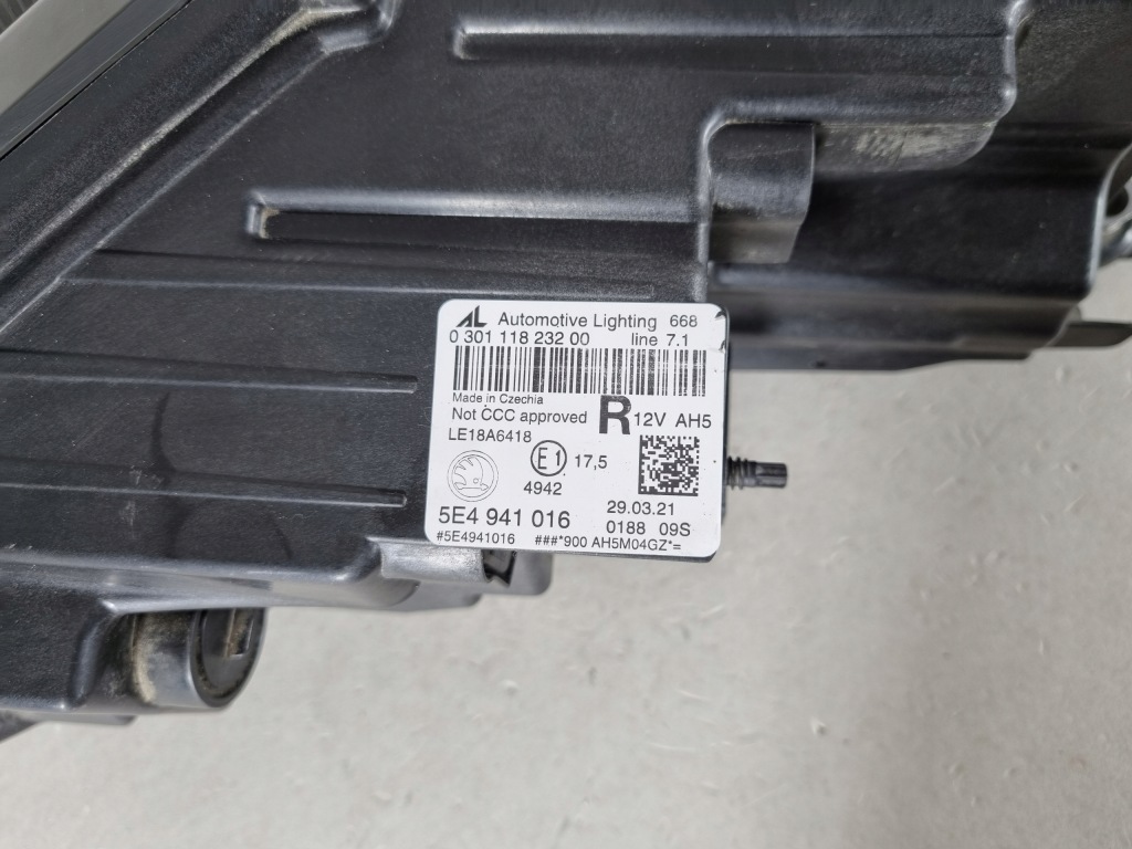 Skoda octavia iv 4 5e4 full led фара права перед Недорого