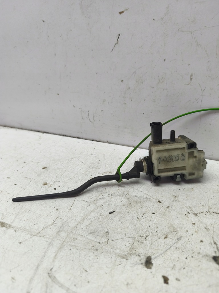 фото №1, Привод крышка топлива штекер mini countryman r60 10-16 bmw 1 e87