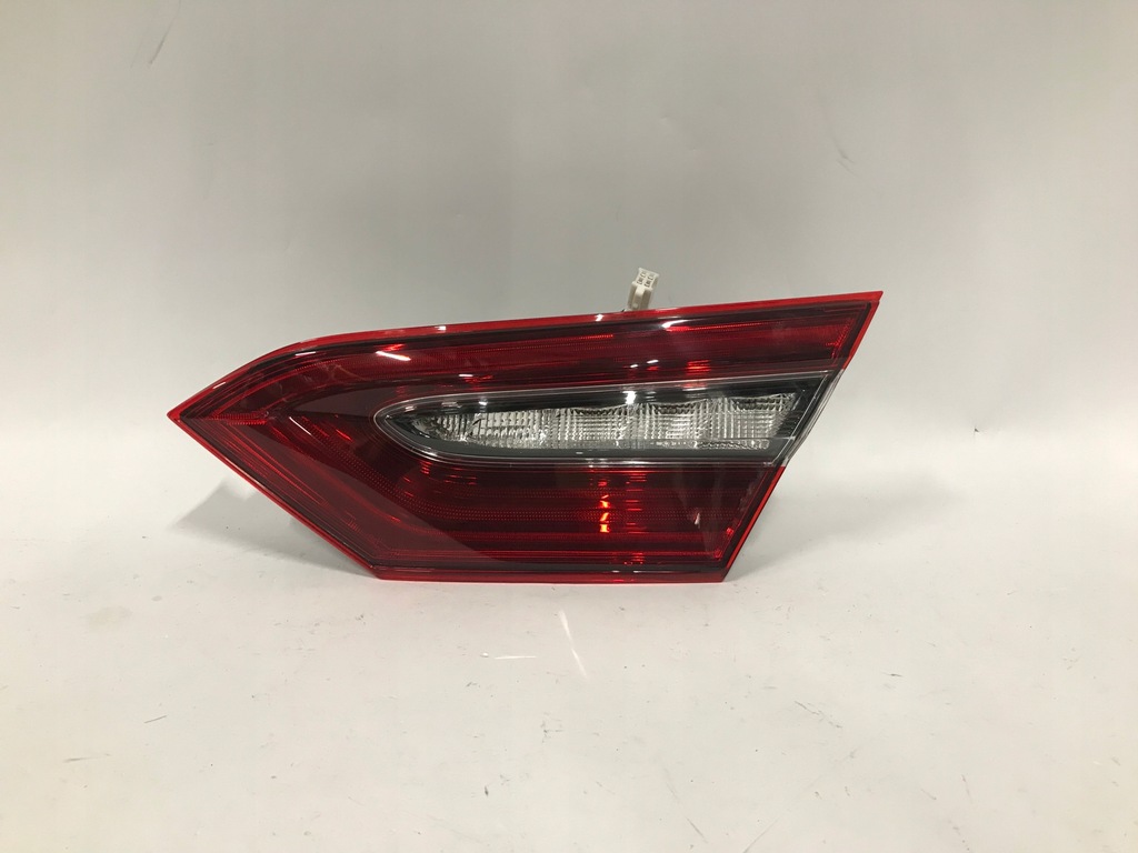 фото №1, Toyota camry ix 18- sedan лампа задня права внутрішня тонована full led eu