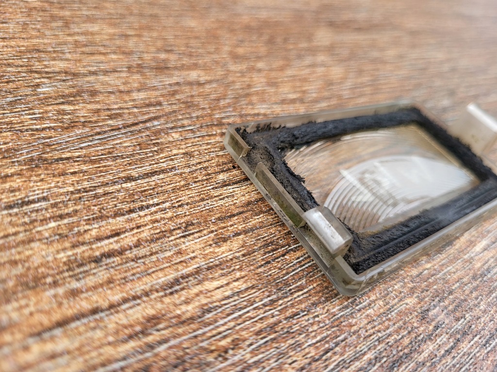 фото №6, Jeep grand cherokee wk 5-10 стекло подсветка номерного знака левая