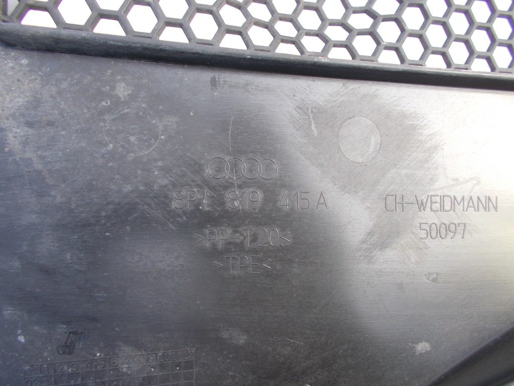 фото №12, Жабо пластиковый audi a3 8p 8p1819415a 2003-2012r