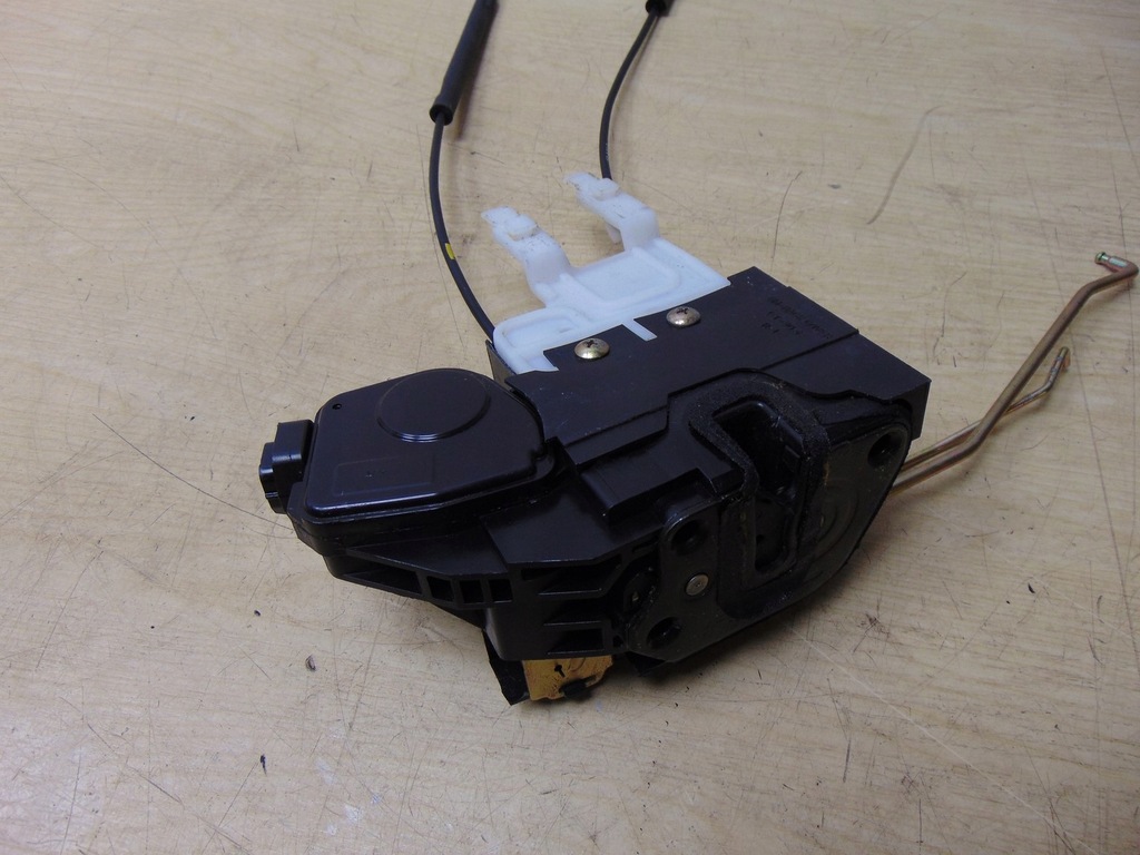 фото №7, Замок дверь правый перед hyundai santa fe 1 5pin eu