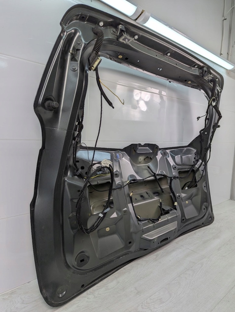 Крышка багажника багажника peugeot 5008 01833 Цена