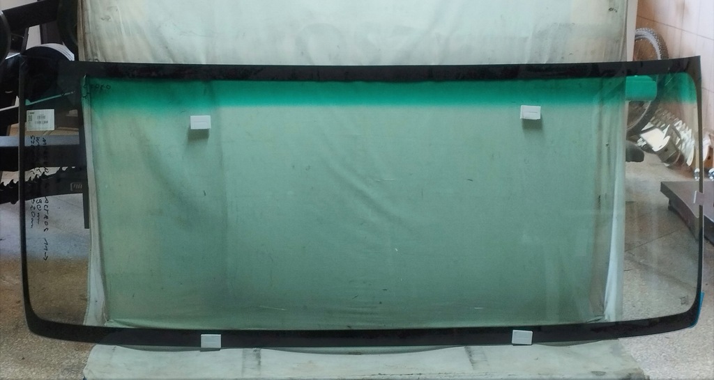 фото №1, Стекло передняя mercedes actros 2011- 89 x 232 cm