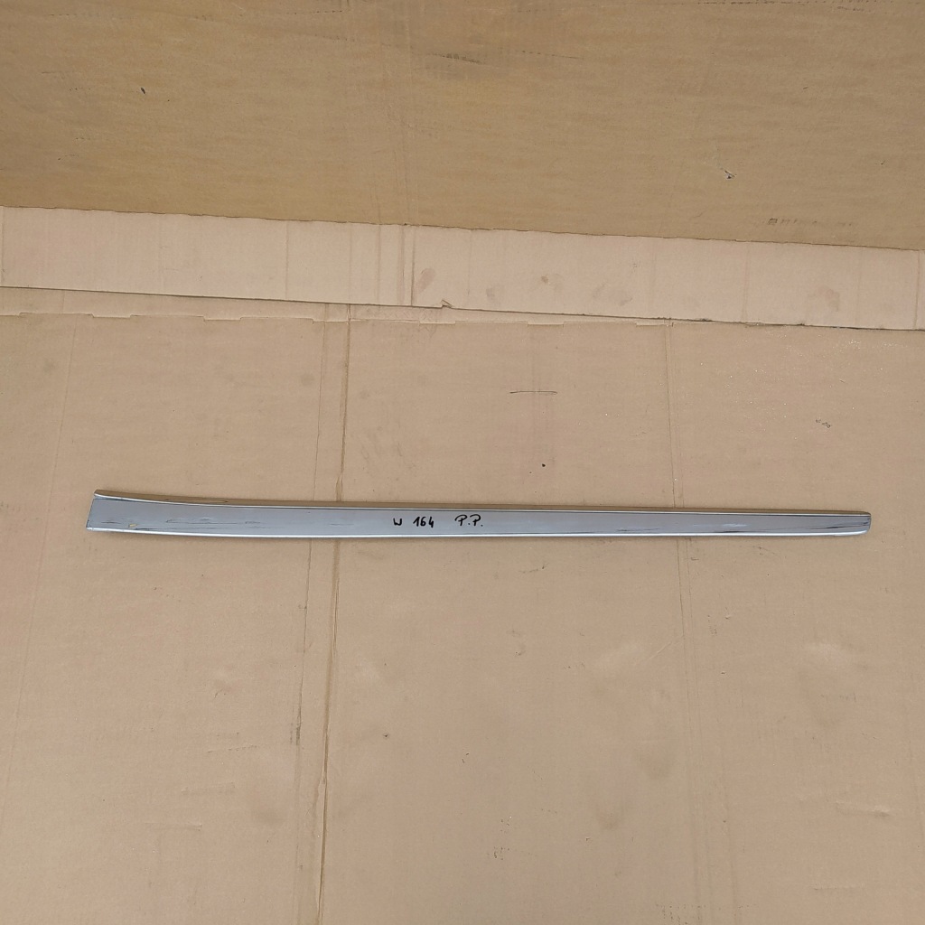 Купить Молдинг дверь правый перед mercedes ml 164