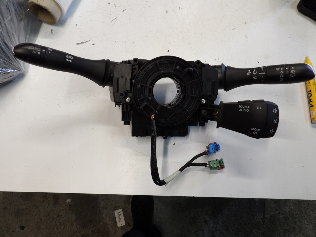 фото №1, Переключатель комбинированный 255545857r renault