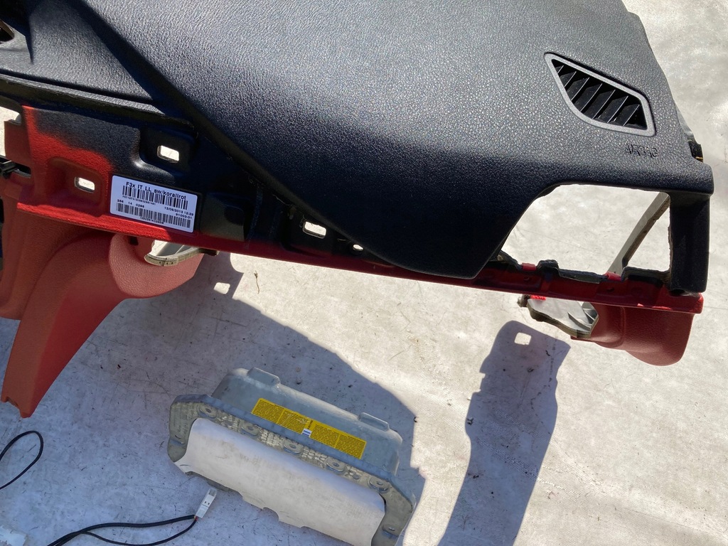 фото №6, Bmw 3 f30 f31 f34 czerwona приборная панель консоль подушки безопасности