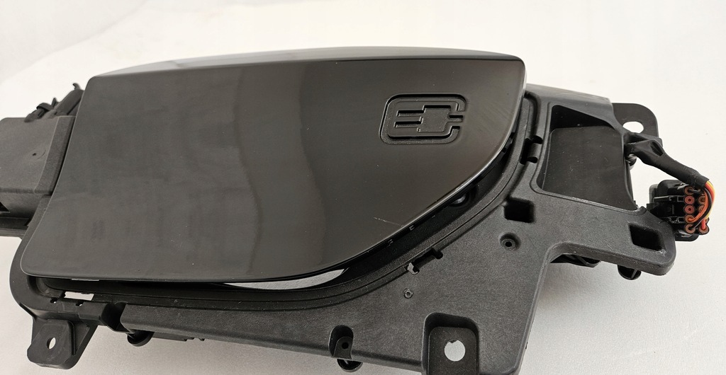 фото №10, Разъём зарядки крышка hyundai kona electric