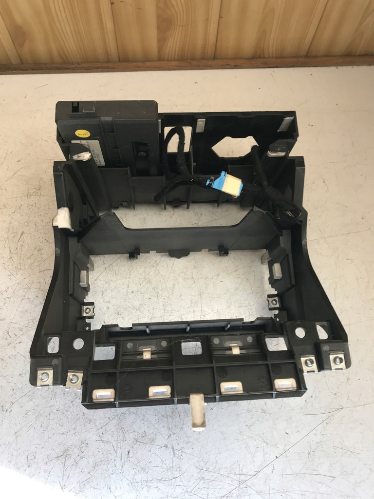 фото №4, Рамка радио каркас audi a3 8p0858005b