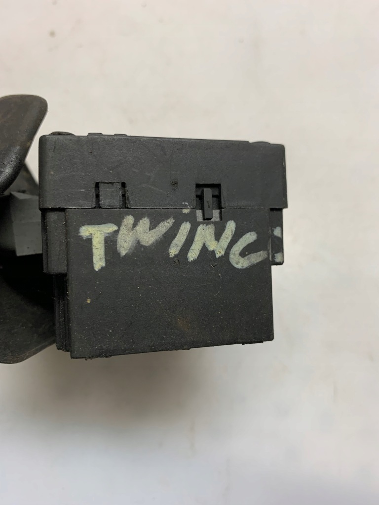 Рычаг переключатель renault twingo Оригинал