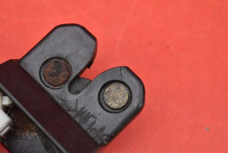 фото №8, Замок крышки задняя багажника mazda 6 1 i gg sedan 02-05