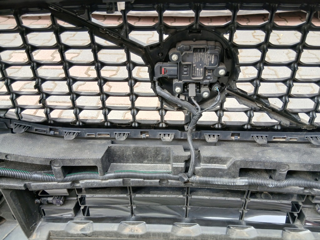 Бампер перед камера радар 6pdc колір 723 volvo xc60 2 рестайлінг  2023r Зі Шроту