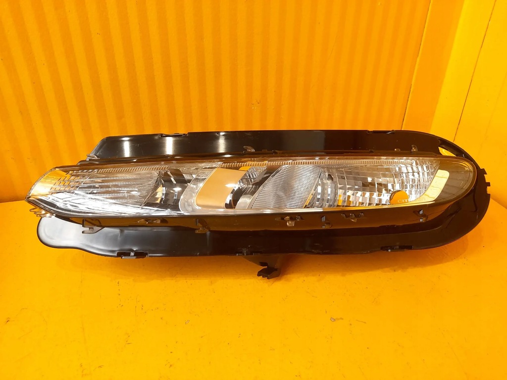 фото №1, Citroen c3 противотуманная фара левый 16-20r.