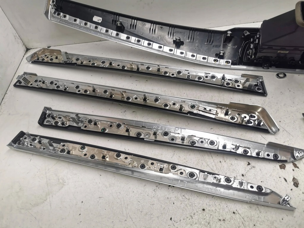 Bmw 5 f10 f11 молдинг накладки декори дверей решітка Ціна