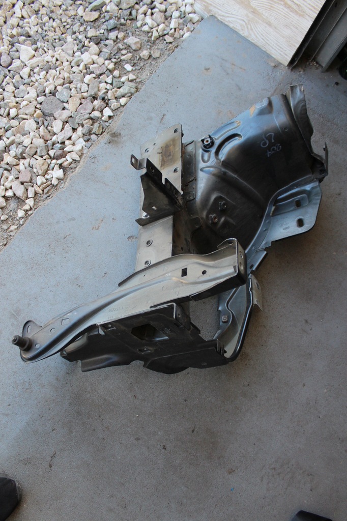 фото №1, Peugeot 207 подкрылок левая сторона перед лонжерон