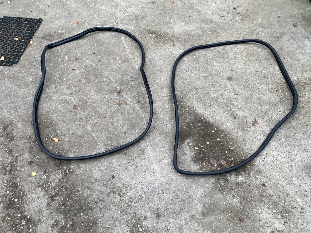 фото №1, Прокладка дверь левый правая задняя kia sportage iii