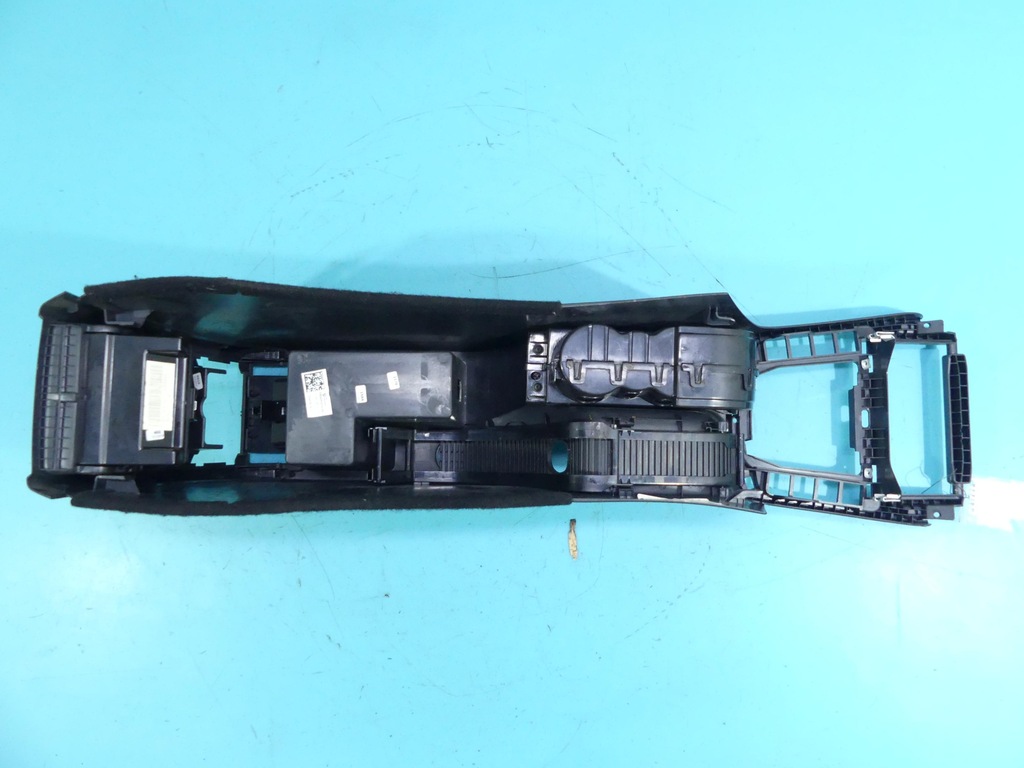 фото №8, Подлокотник туннель skoda superb ii