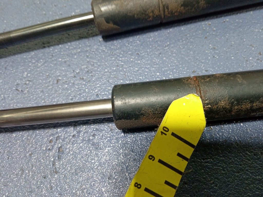 фото №4, Porsche cayenne i амортизатори задній кришки