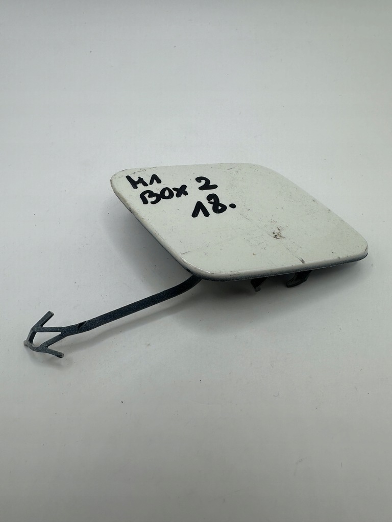 фото №1, Audi a1 8x s-line lift заглушка фаркоп бампера перед