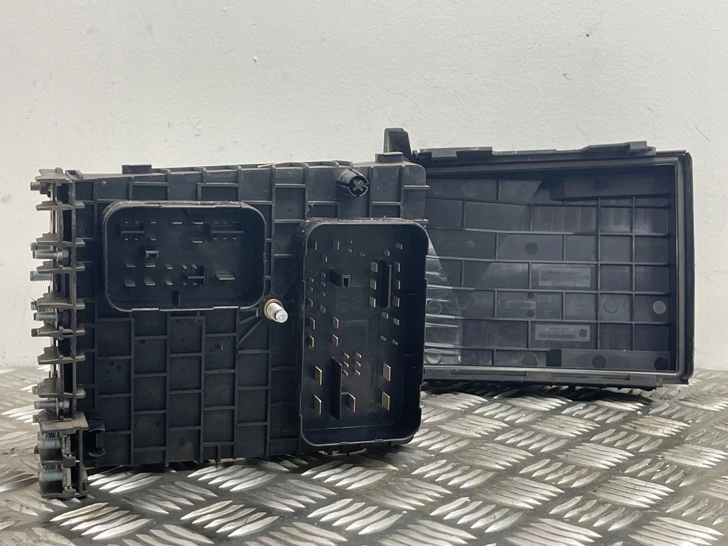 фото №3, Seat altea 2007 рамка / модуль запобіжників