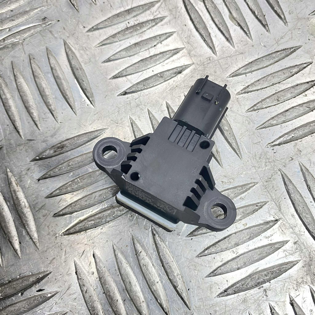 фото №1, Задний левый датчик удара volvo xc90 i 31406731 2.0l дизель 147kw 2018