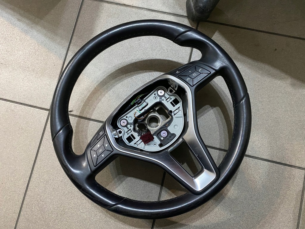 фото №1, 28 mercedes w176 a klasa воздуховод кожа