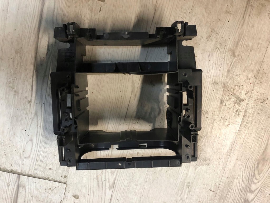 фото №2, Mercedes w203 coupe рамка радио 2036890216