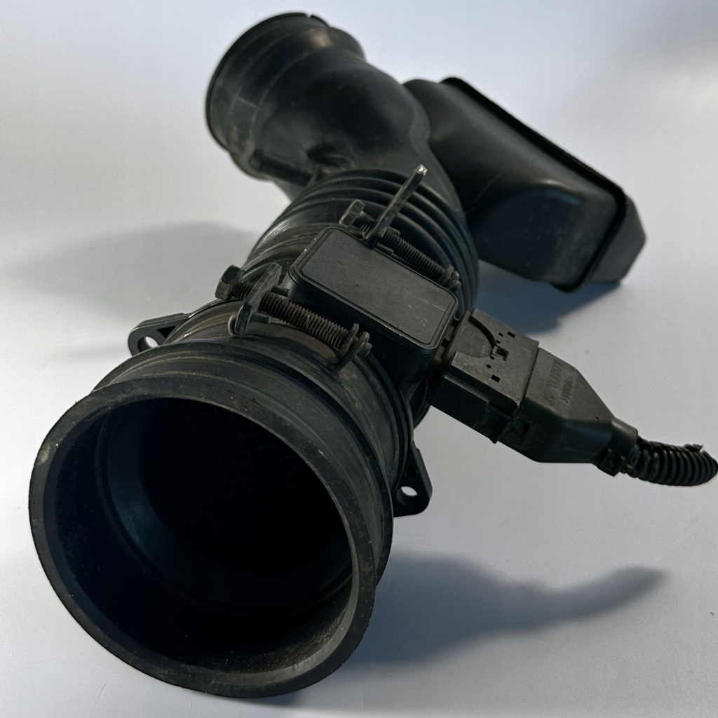 Труба воздухозаборник + расходомер hyundai оригинальный номер 28164-23700 281392d250 с Разборки