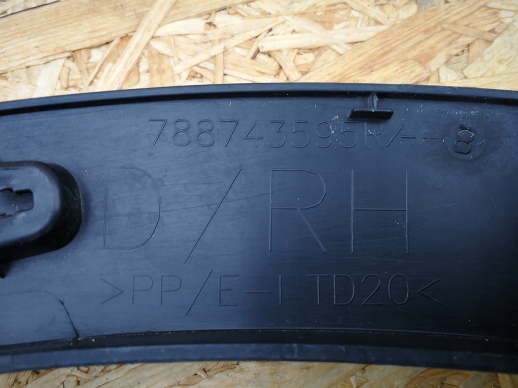 фото №11, Renault kadjar 15- молдинг крыла правый задняя