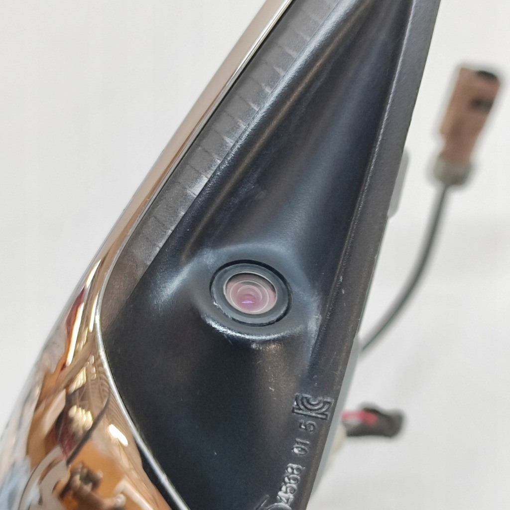 Tesla model s 2018 левая сторона камера на крыле боковой Недорого