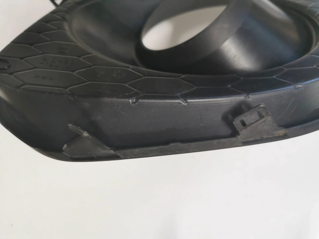 Решётка бампера передний suzuki swift sport mk-8 правая 895. Цена