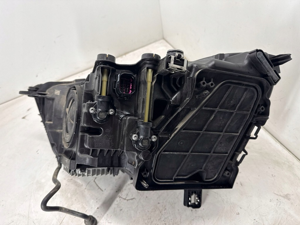 фото №5, Фара правая сторона audi q3 f3 83a941012b