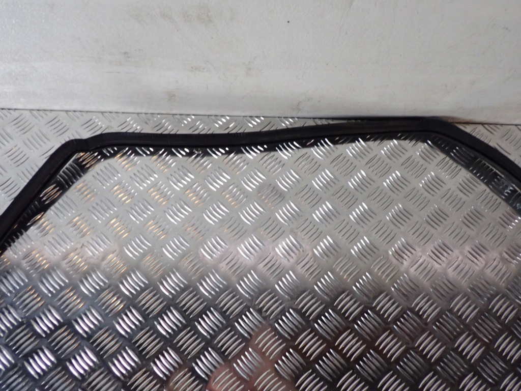 Прокладка дверь правая  перед vw passat b7 2.0 tdi седан dsg 10127 с Разборки