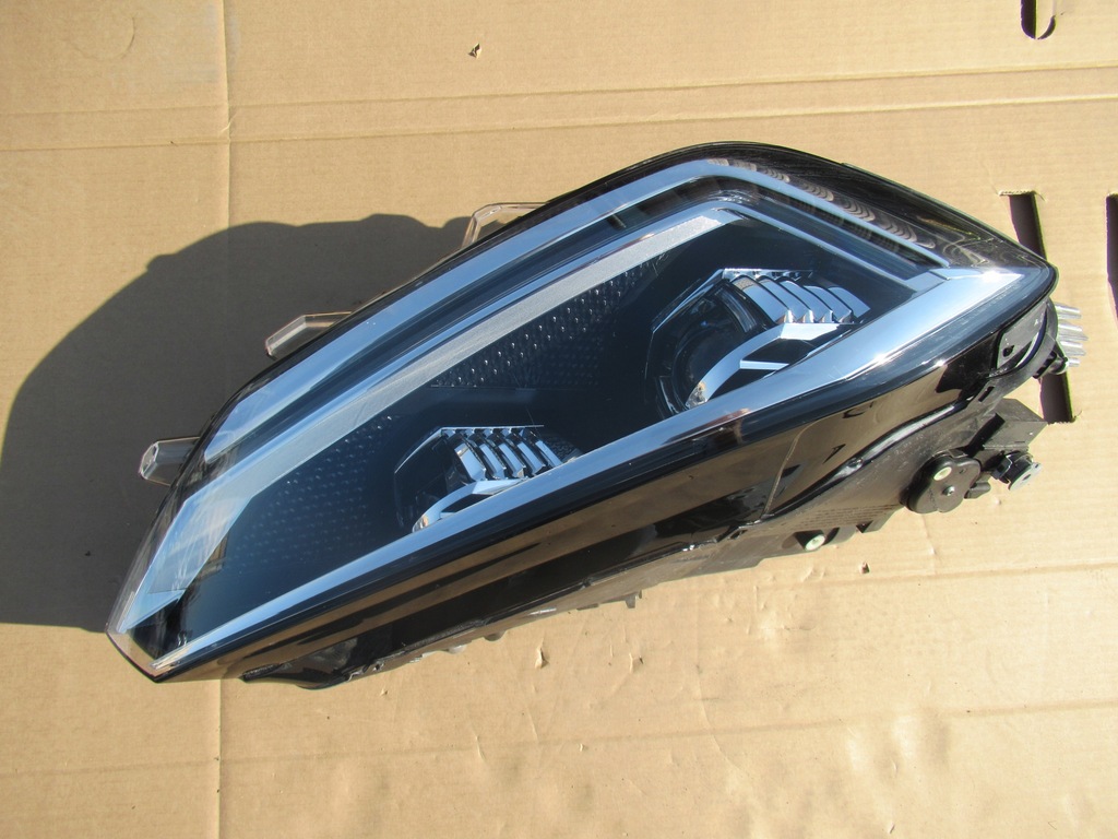 фото №1, Лампа ліва перед vw golf sportsvan lift led