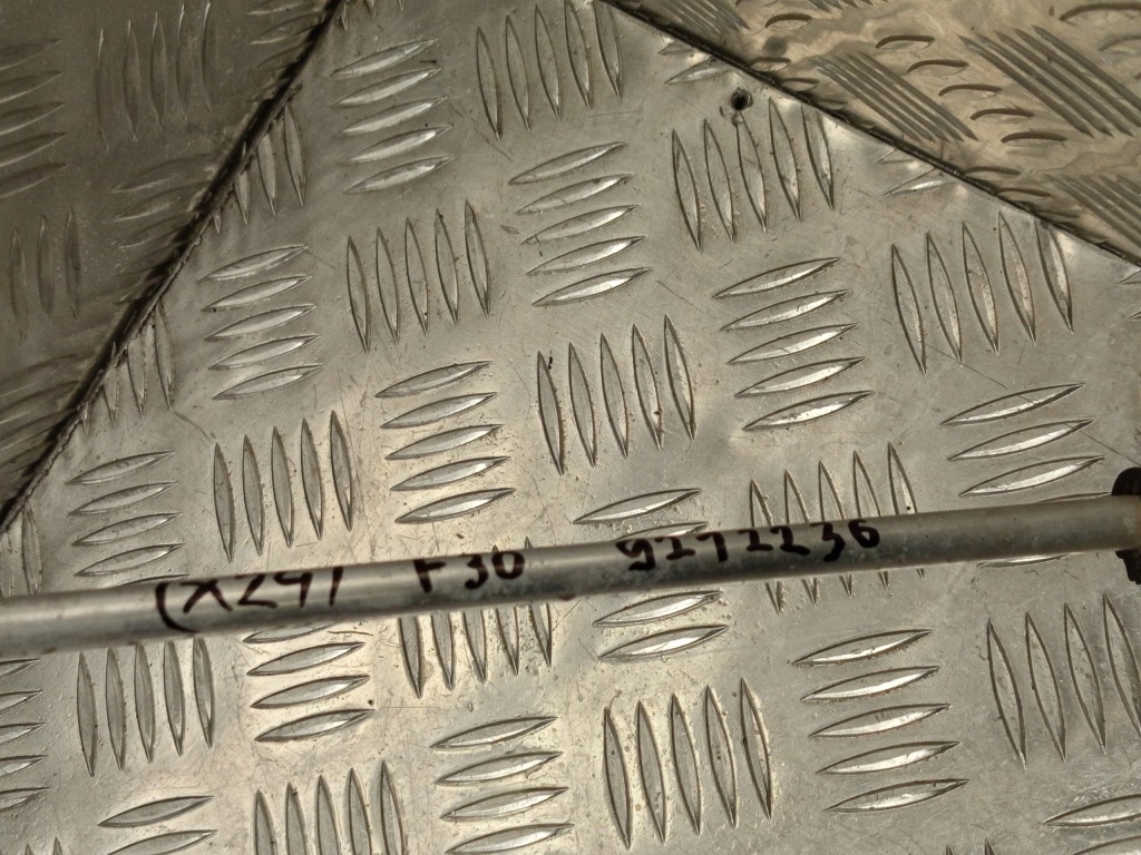 Bmw f20 f21 f30 f82 f83 шланг патрубок труба кондиціонера 9212236 Оригінал