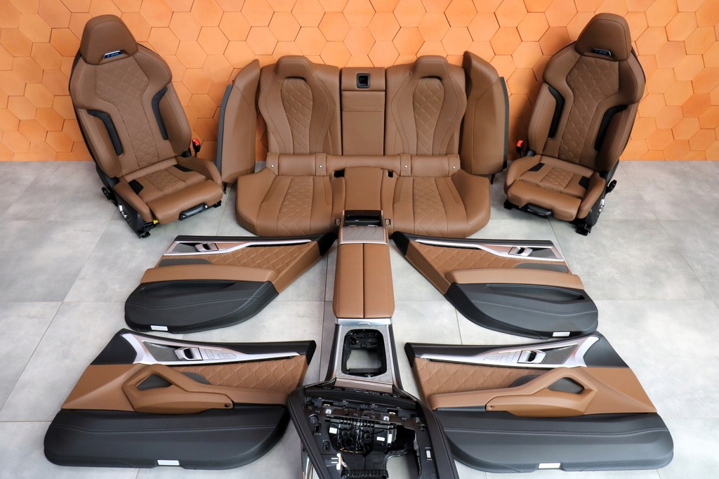 фото №1, Bmw m8 f93 8' g16 m-power салон сиденья вентиляция merino taruma 15 km !!!