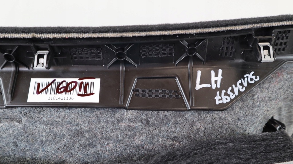 фото №9, Volvo v60 ii обшивка багажника левый 32131397