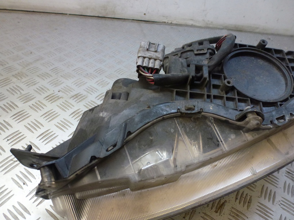 фото №7, Лампа правый перед передняя subaru xv europa