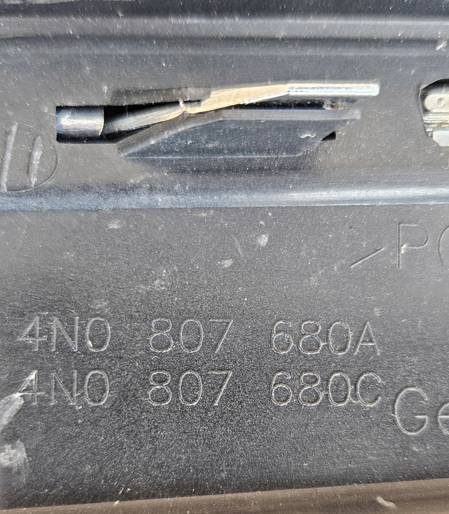 фото №8, Audi a8 d5 4n0 17-21 решётка бампера левая правая