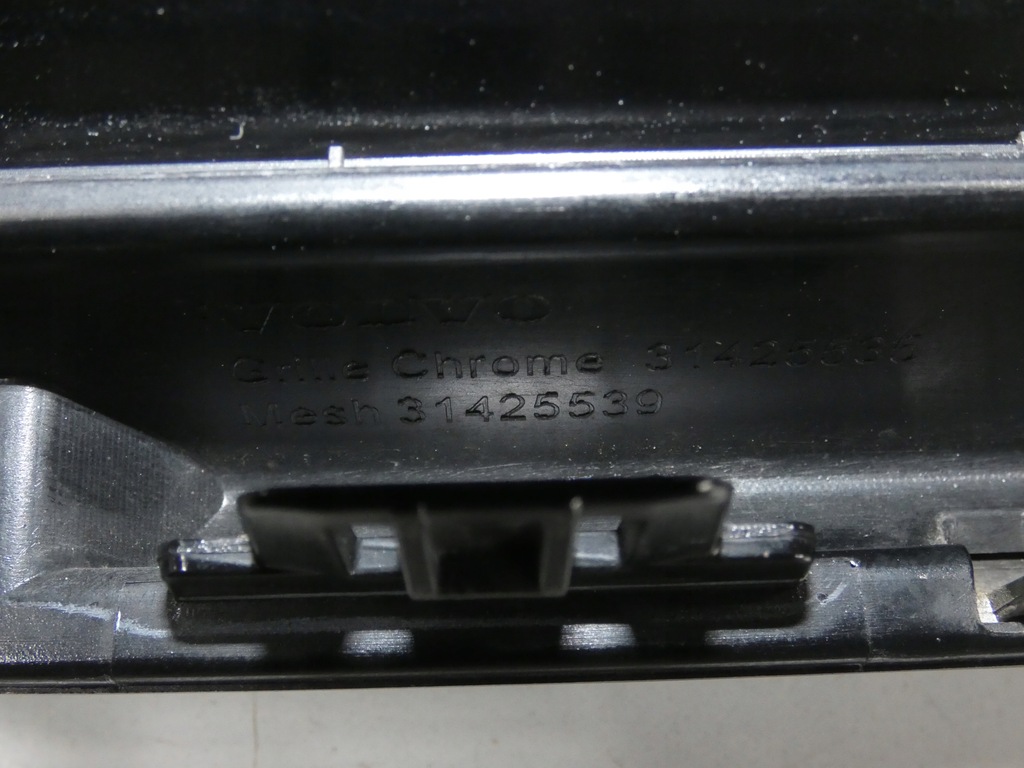 фото №7, Решітка радіатора, решітка радіатора volvo ii xc-60 inscription