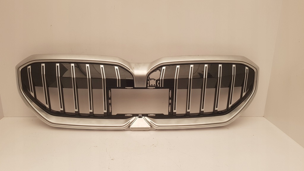 фото №1, Решётка радиатора решётка радиатора решётки радиатора с led do bmw 5 g60 g61 оригинал 8084683
