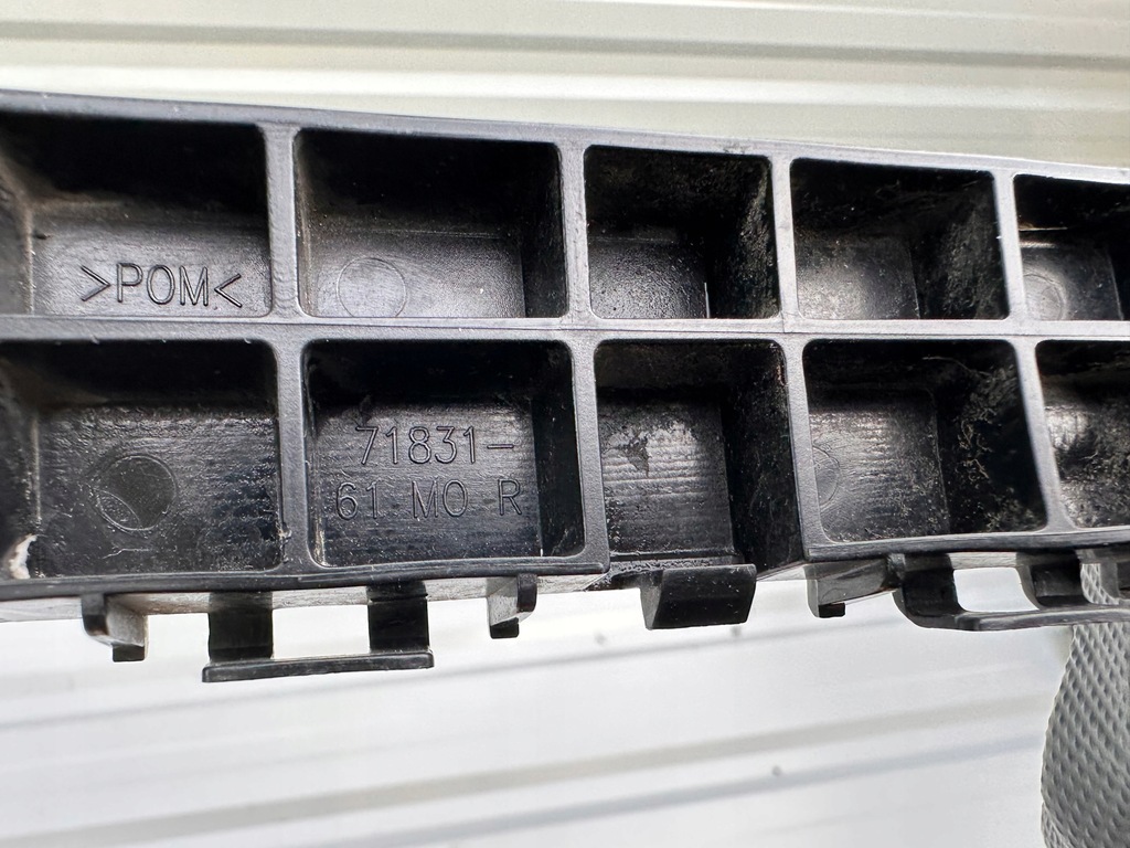 фото №8, Suzuki sx4 s-cross 13r- направляющая кронштейн бампера правый задняя задний 71831-61